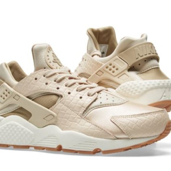 nike air huarache run ultra beige